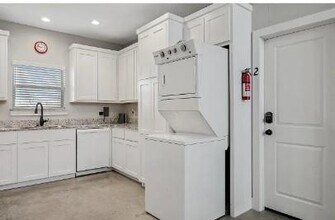 703 Maple St in Commerce, TX - Building Photo - Building Photo