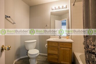 6501 San Antonio Dr NE in Albuquerque, NM - Building Photo - Building Photo