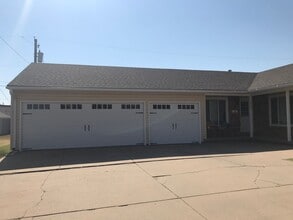 2705 28th St in Great Bend, KS - Building Photo - Building Photo
