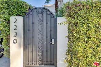 2230 Redondo Blvd in Los Angeles, CA - Building Photo - Building Photo