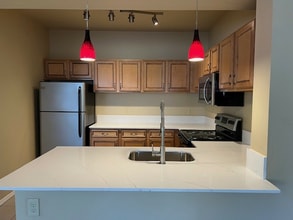 Crown Village at Elm Ridge in Broken Arrow, OK - Foto de edificio - Building Photo