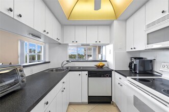4010 Galt Ocean Dr, Unit 312 in Fort Lauderdale, FL - Foto de edificio - Building Photo
