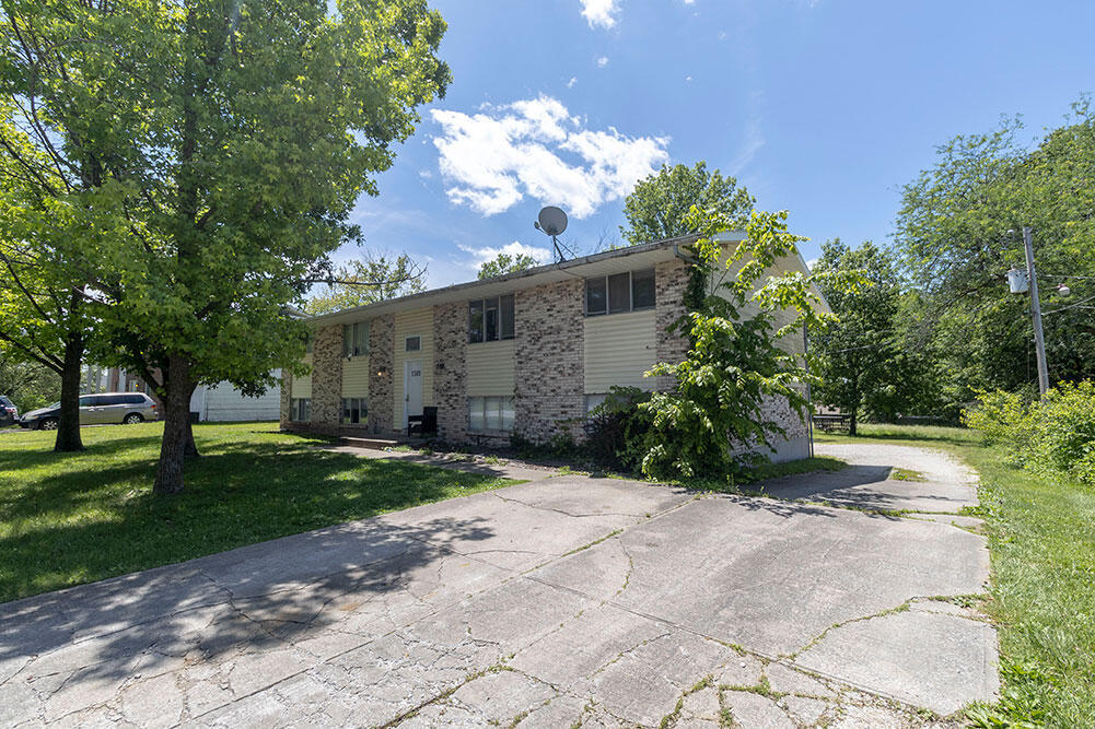 1309 N Golf Blvd in Columbia, MO - Building Photo