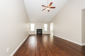2305 Leighton Way in Spring Hill, TN - Building Photo - Building Photo