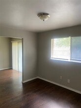 7924 Silverdale Dr in Dallas, TX - Building Photo - Building Photo