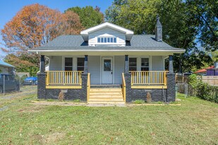 812 Ashdol St in Asheboro, NC - Building Photo