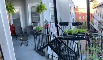 132 1/2 Oxford St, Unit 10 in Cambridge, MA - Building Photo