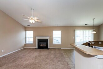 722 Hope St in Huntersville, NC - Building Photo - Building Photo