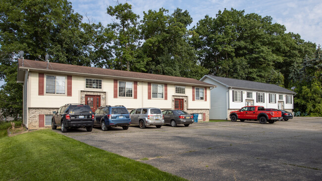 3 Duplexes on Jack Pine Way in Kalamazoo, MI - Building Photo - Building Photo