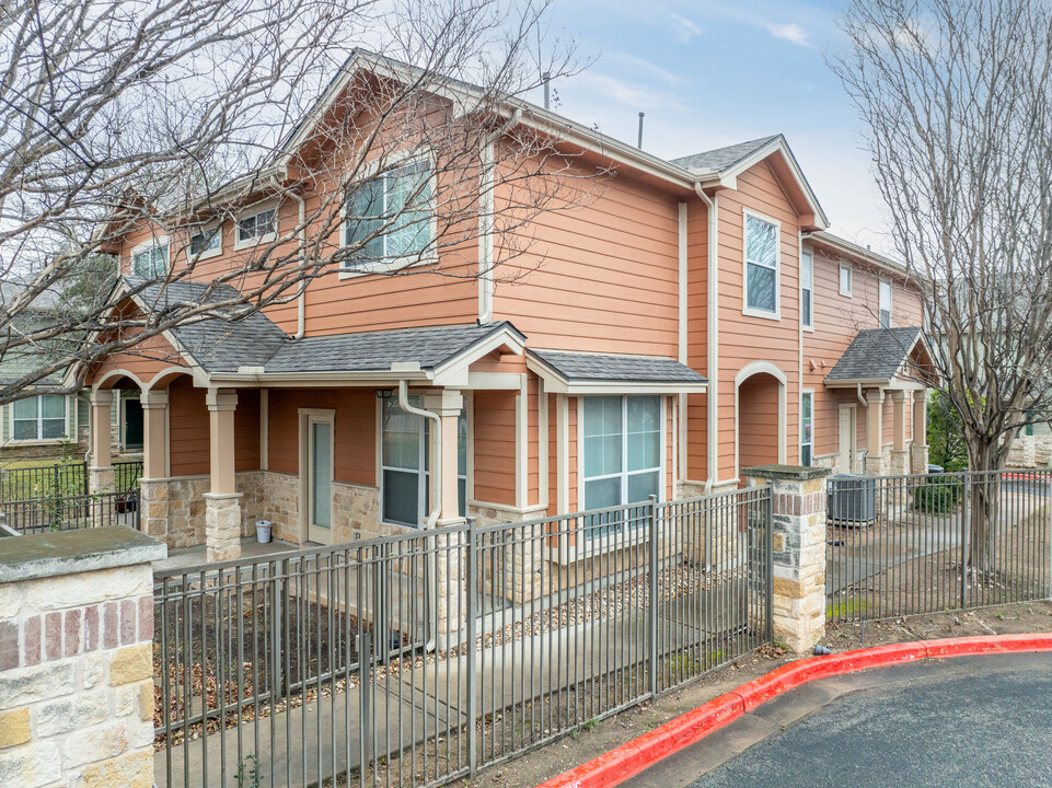 Chandler Creek Condominiums in Round Rock, TX - Building Photo