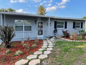 3040 Fletcher Ave in Lakeland, FL - Foto de edificio - Building Photo
