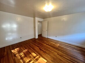 75 Fuller St, Unit 1 in Waltham, MA - Building Photo - Building Photo