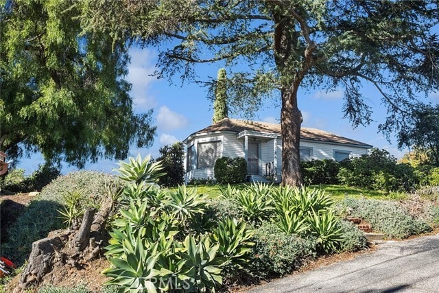 property at 1473 Vista Del Valle Way