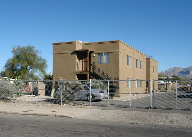 Dulce Vida Apartments in Tucson, AZ - Building Photo - Building Photo