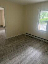 25 Rear Chapel St, Unit Apt. 1 in Ellenville, NY - Building Photo