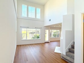7048 Briza Loop in San Ramon, CA - Building Photo - Building Photo