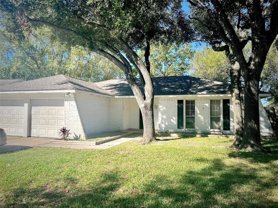11227 Rousseau Dr in Houston, TX - Building Photo