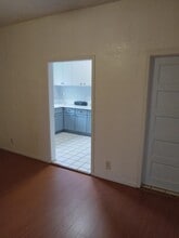 4720 S Normandie Ave, Unit #4 in Los Angeles, CA - Building Photo - Building Photo