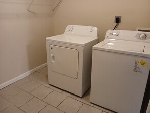 709 S Poplar St in Carbondale, IL - Building Photo - Building Photo