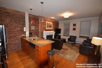 8 Garrison St, Unit 2 in Boston, MA - Building Photo - Building Photo