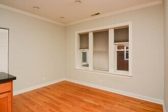 3251 N Clifton Ave in Chicago, IL - Building Photo - Building Photo