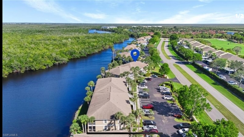 1335 Mainsail Dr in Naples, FL - Building Photo