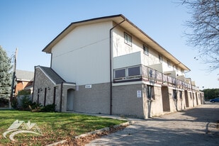 210 Park Ave E in Chatham, ON - Building Photo