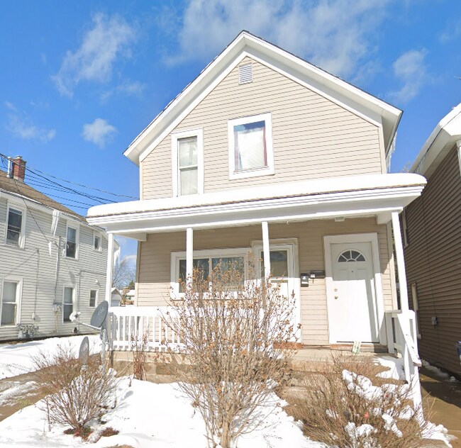 property at 919 5th St NW