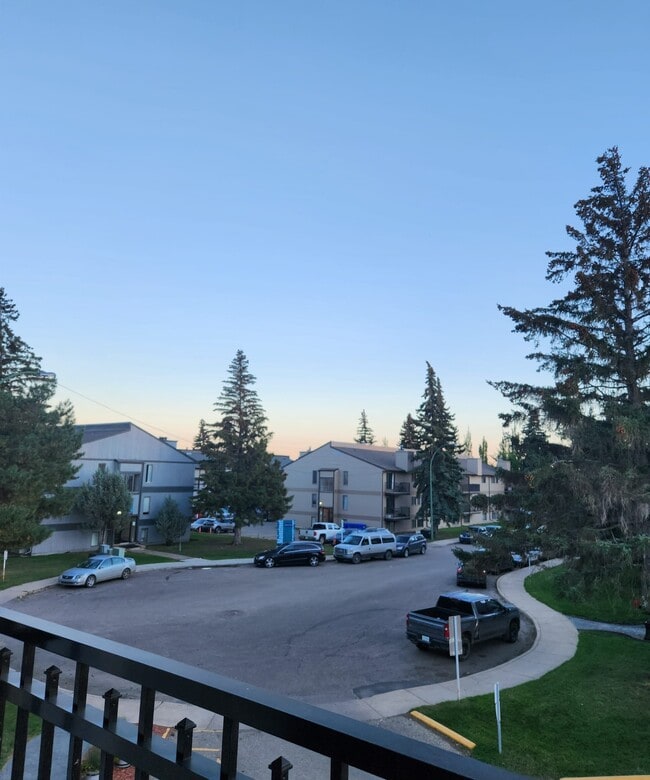 property at 258 Pinehouse Pl