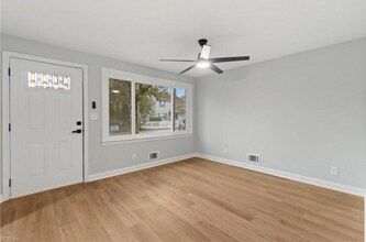 1036 Ivaloo St in Norfolk, VA - Building Photo - Building Photo