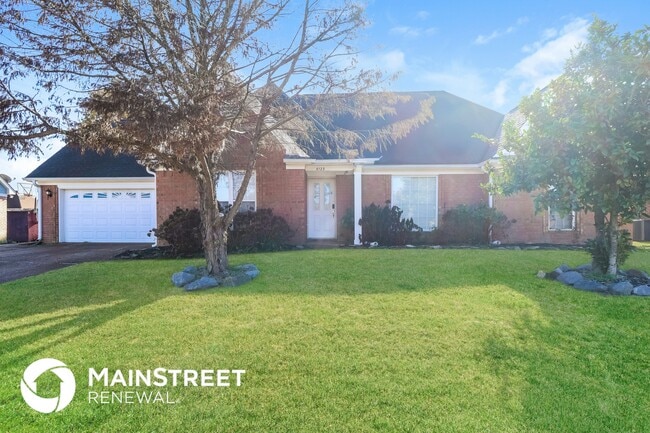 property at 6123 English Ivy N