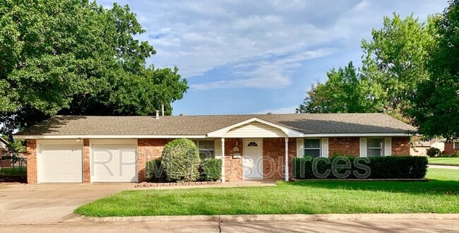 property at 2308 Elwood Dr