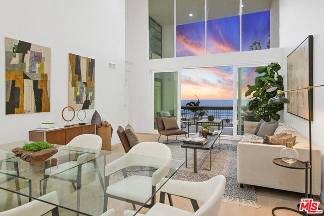 1025 Ocean Ave in Santa Monica, CA - Building Photo - Building Photo