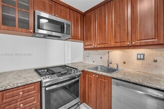 3265 Virginia St in Miami, FL - Building Photo - Building Photo