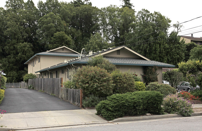 402 Dakota Ave in Santa Cruz, CA - Foto de edificio - Building Photo