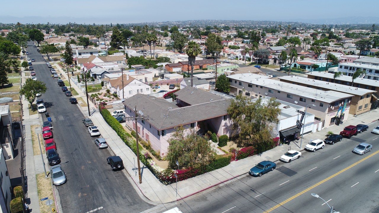 7727 S Western Ave in Los Angeles, CA - Building Photo