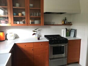 1301 Bonita Ave, Unit 1 in Berkeley, CA - Foto de edificio - Building Photo