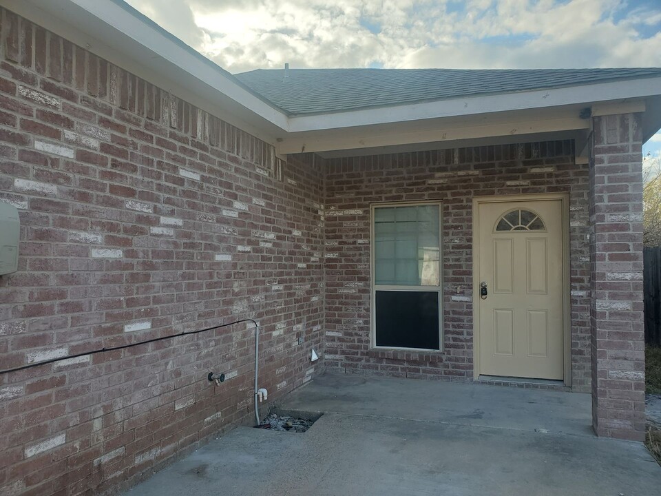 7608 Novella Dr in Fort Worth, TX - Building Photo