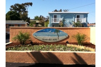 1168-1184 Holly Ave in Imperial Beach, CA - Foto de edificio - Building Photo