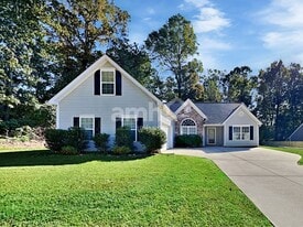 5147 Scenic View Rd in Flowery Branch, GA - Building Photo