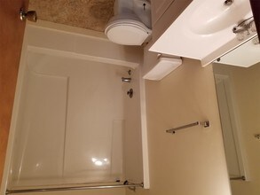 1224 W Monroe St-Unit -03 in Springfield, IL - Building Photo - Building Photo