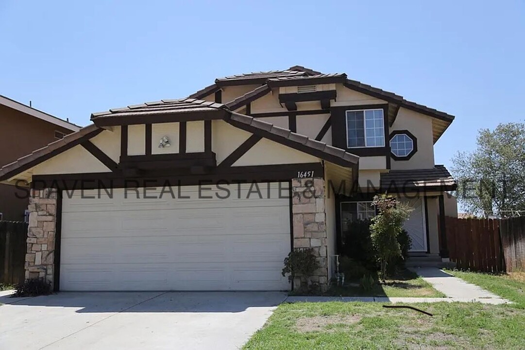 16451 Kensington Pl in Moreno Valley, CA - Building Photo