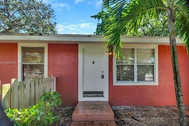 7166 Southgate Blvd in Tamarac, FL - Building Photo - Building Photo