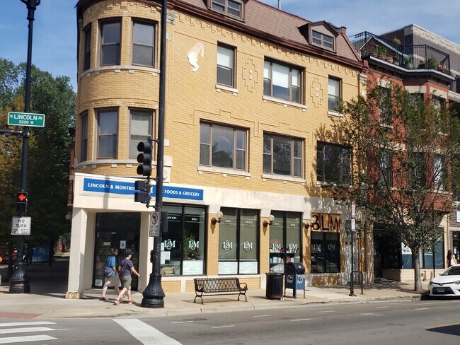 4363 N Lincoln Ave, Unit 1