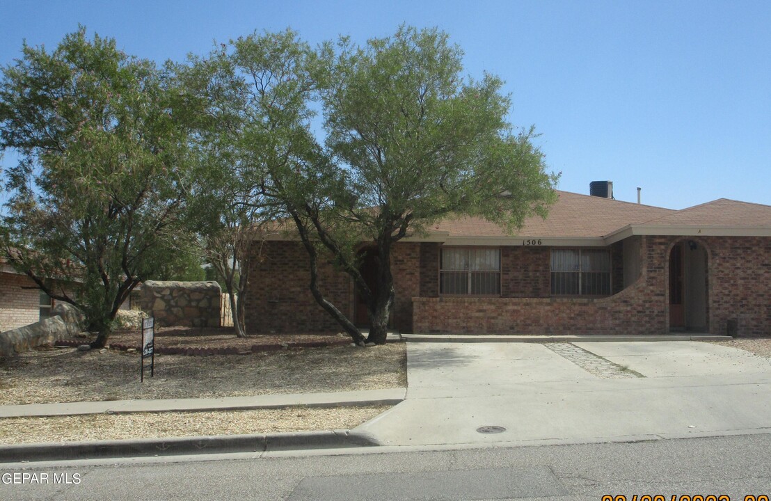 1506 Greg Powers Dr in El Paso, TX - Building Photo