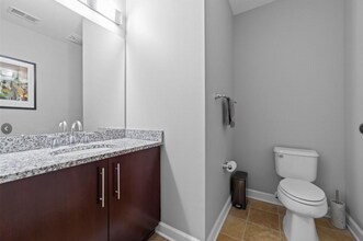 201 N Elm St in Greensboro, NC - Building Photo - Building Photo