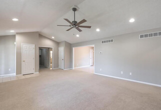 1215 Britt Ln in Rolla, MO - Building Photo - Building Photo
