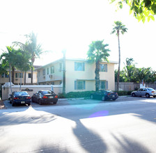 Victoria Park Village Garden Apartments in Fort Lauderdale, FL - Building Photo - Building Photo