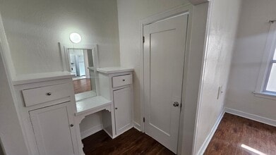 727 S Coronado St, Unit 204 in Los Angeles, CA - Foto de edificio - Building Photo