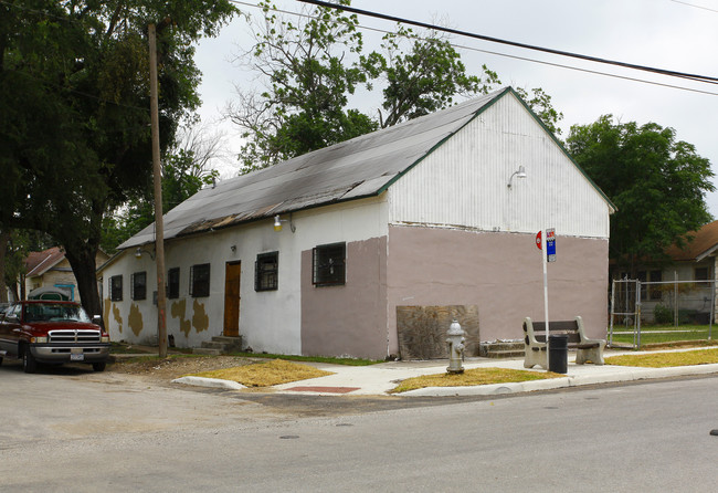 1132 Hays St in San Antonio, TX - Building Photo - Building Photo